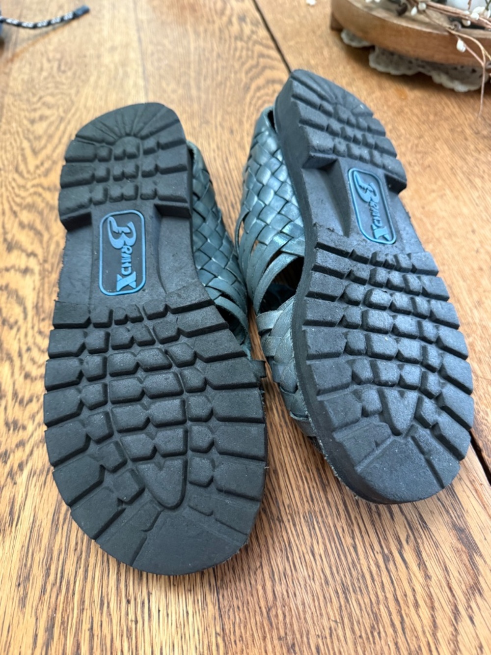BRAND X Hurr sandals women's size 8 - Picture 3 of 3